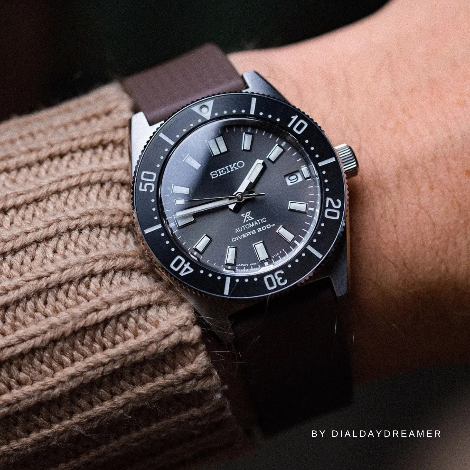 CTS Cut-to-Size FKM Rubber Watch Strap - Quick Release - Grey (2435) | Stylish & Durable