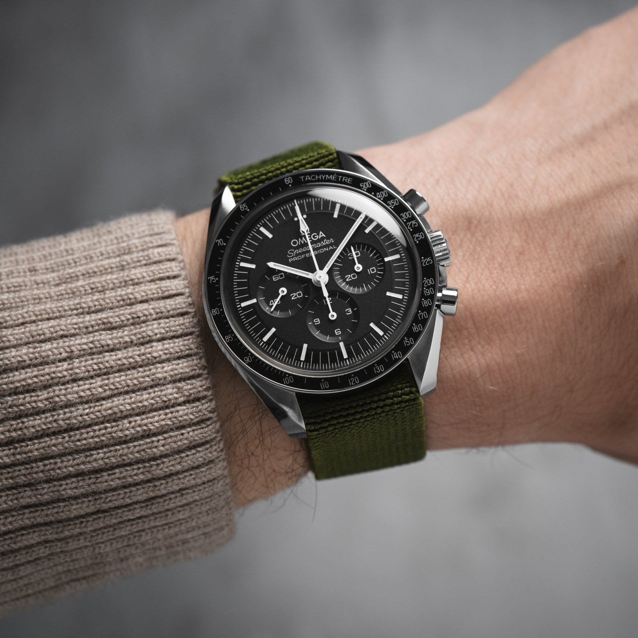 Marine Nationale Parachute Elastic Loop Strap - Blue / Green / Red / White (2417) - A Vintage-Inspired Watch Essential