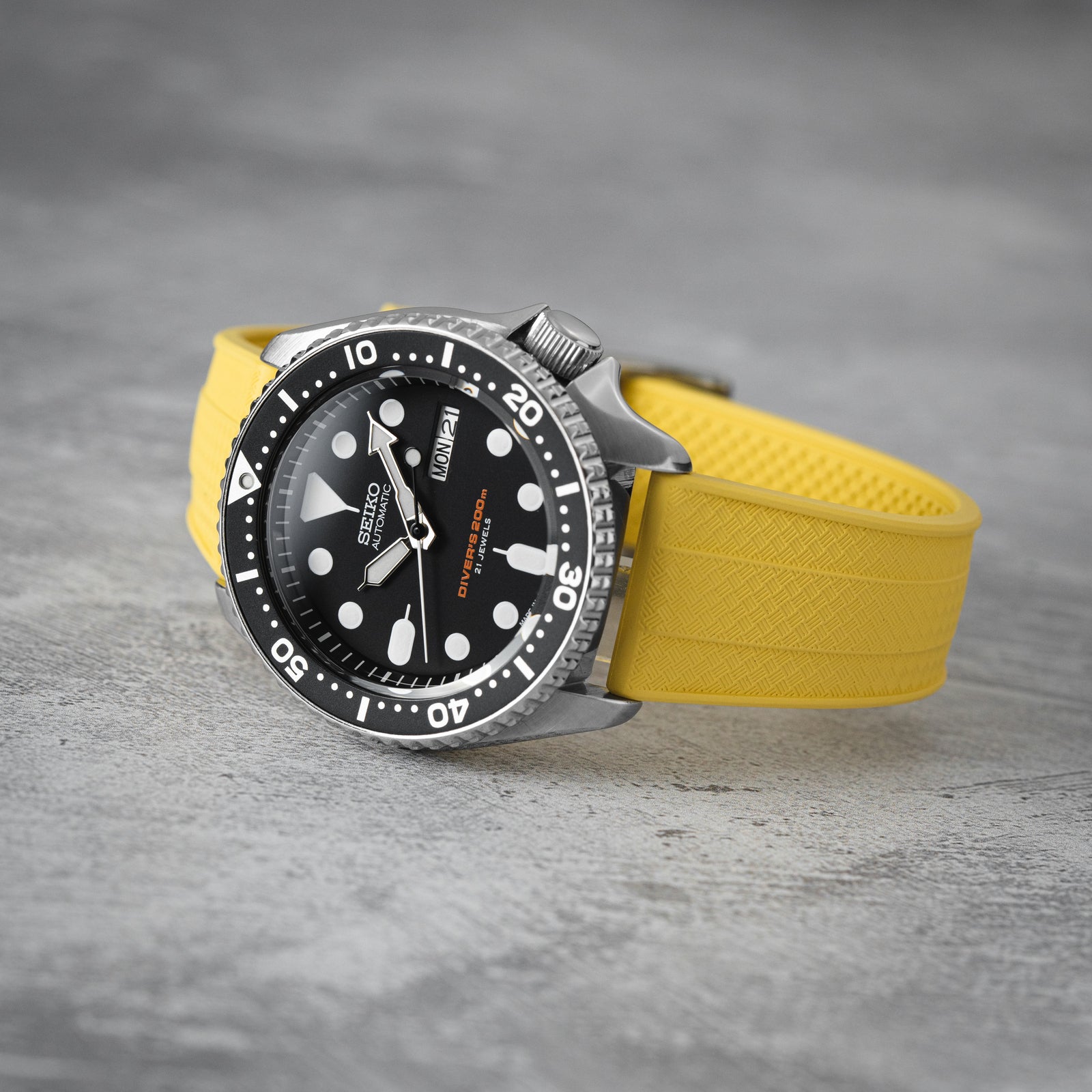 Stylish Grid Texture FKM Rubber Watch Strap - Quick-Release - Black (2412)