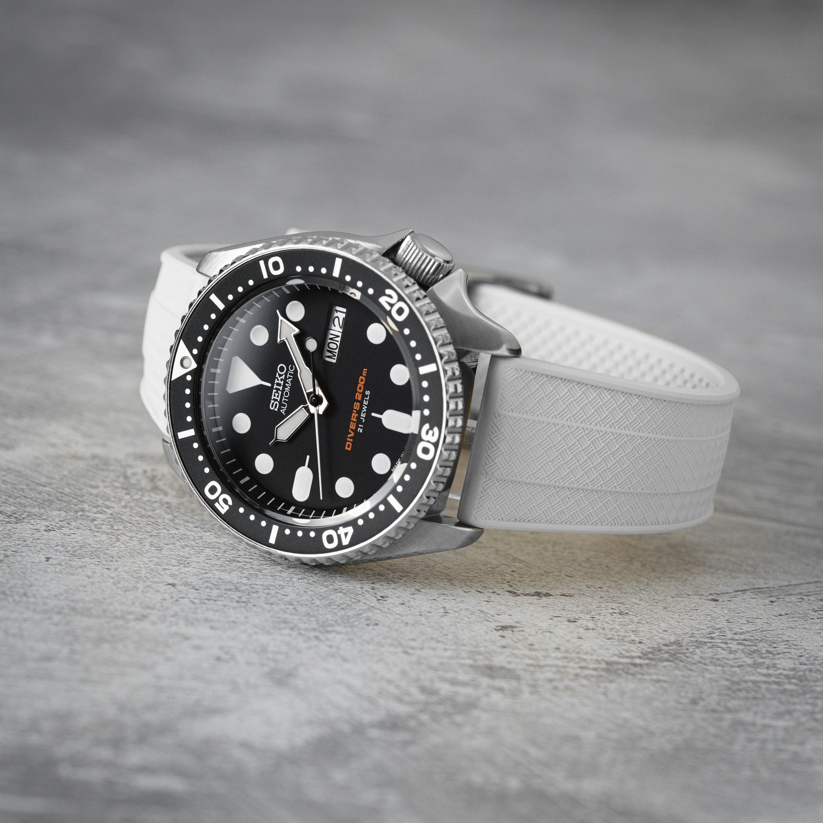 Stylish Grid Texture FKM Rubber Watch Strap - Quick-Release - Black (2412)