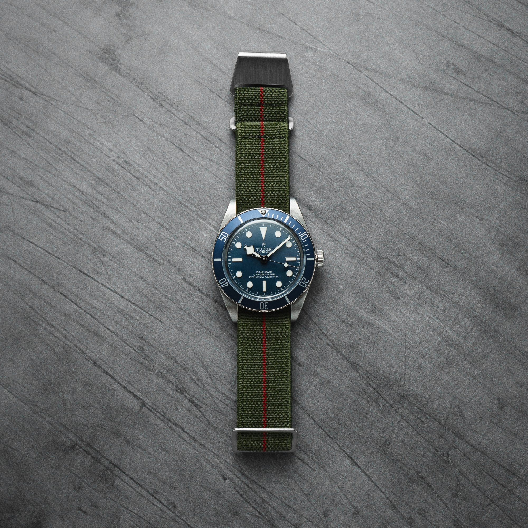 Marine Nationale Parachute Elastic Loop Strap - Blue / Green / Red / White (2417) - A Vintage-Inspired Watch Essential