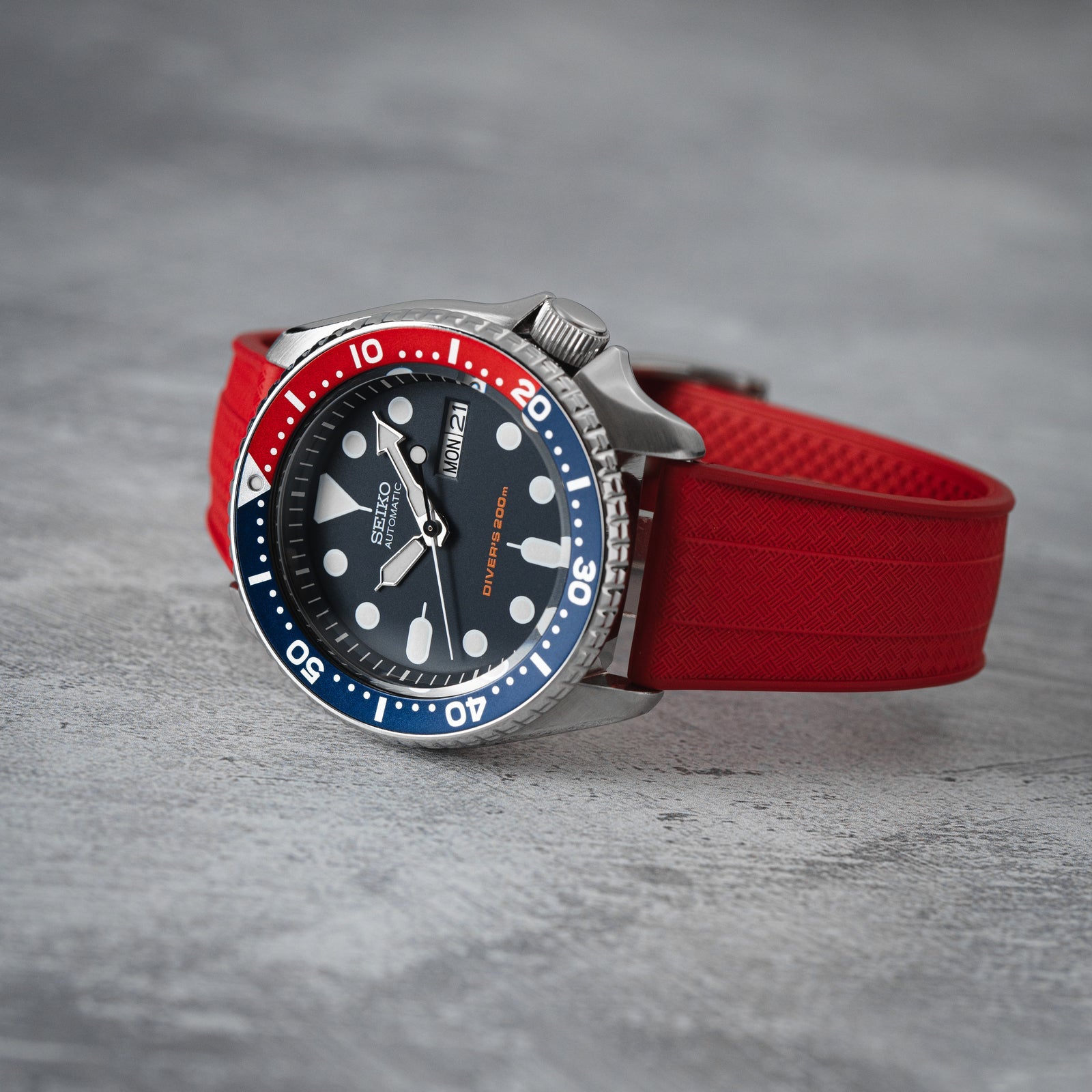 Stylish Grid Texture FKM Rubber Watch Strap - Quick-Release - Black (2412)